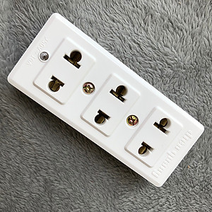 Ổ Cắm Điện Quang ĐQ 004A-02 (3 lỗ Không Dây)