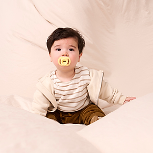 Ty ngậm silicon siêu nhẹ cho bé Tommee Tippee Ultra Light 0-6, 6-18 tháng (vỉ đôi, tách lẻ)