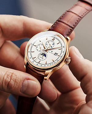 Đồng hồ nam Poniger P815-1 Chính hãng ,Kính sapphire nguyên khối ,chống xước,chống nước 50m,mặt đen vỏ vàng hồng dây da nâu ( đen) xịn,vỏ máy thép không gỉ 316L,Đồng hồ cơ (Automatic) bảo hành 24 tháng, hàng mới 100%,thiết kế trẻ trung và sang trọng