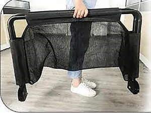 Khung thành bóng đá mini ( tặng kèm bóng) kích thước 90 x 60 x 60cm (dài x rộng x cao), phù hợp chơi trong diện tích nhỏ, có thể gập gọn dễ dàng