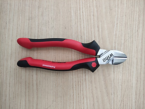 Kìm cắt chuyên nghiệp 180mm Wiha 43339