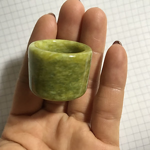 Nhẫn ngọc càn long cho nam loại vuông và dẹp đủ saize và đủ màu từ 1.9 cm đến 2.3 cm