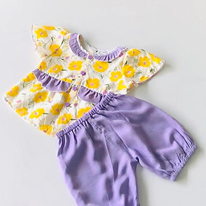 Bộ quần áo lửng bé gái họ tiết Hoa vàng nhụy tím - AICDBGNRYYCO - AIN Closet