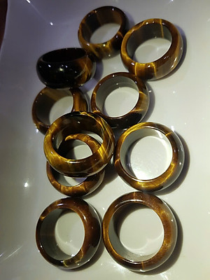 Nhẫn Nam Đá Mắt Hổ Vàng Nâu Tiger Eyes Tự Nhiên đậm bóng đẹp mới ni 20mm x Cao 12mm / 11mm dầy 4mm nam mệnh Kim mệnh Thổ mệnh Thủy đeo ni 20mm rẻ đẹp ạ