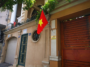 Cờ Việt Nam 70X100cm phi mờ