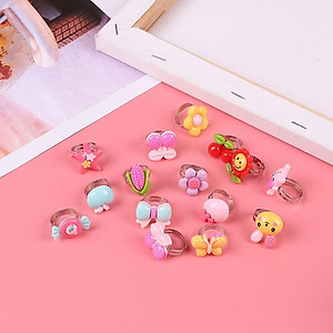 Hộp 50 chiếc nhẫn thời trang cho bé gái- Hộp 50 nhẫn xinh xắn nhiều màu sắc cho bé gái + Tặng hình dán 