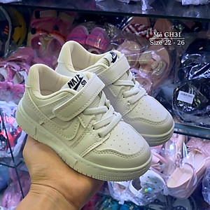 Giày thể thao trẻ em màu trắng da mềm êm thời trang cho bé trai bé gái 1, 2, 3 tuổi khỏe khoắn năng động đi học đi chơi NHÍM SHOP GH31