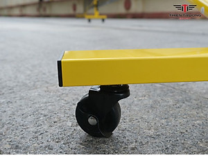 Trụ lưới di động Pickleball tập luyện, có bánh xe di chuyển, thiết kế nhỏ gọn. Trụ lưới pickleball kích thước tiêu chuẩn 670 x 71 x 91.5 cm thích hợp dùng trong nhà và ngoài trời