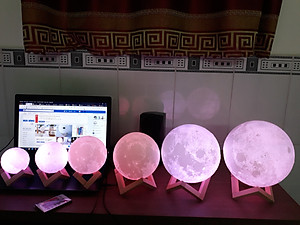 Đèn ngủ mặt trăng moon light 3d 16 màu điều khiển từ xa