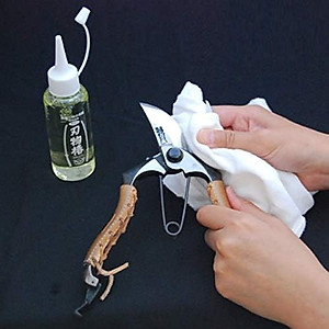 Dầu Chống Gỉ Sét Dao, Kéo Và Dụng Cụ Nhà Bếp Chiết Xuất Hoa Trà Kurobara Hamono (Chai 100 mL)