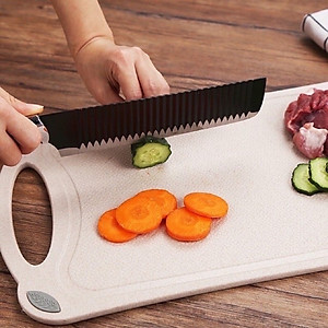 Dao bếp Nhật thiết kế gợn sóng giảm tiếp xúc với thực phẩm , chống dính ,không rỉ , sắc bén cán dao bọc cao su êm ái chống trơn trượt khi cầm 