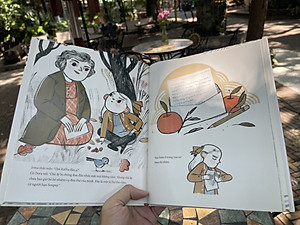 (Bìa cứng in màu) KAFKA VÀ CÔ BÉ BÚP BÊ  - Larissa Theule  - Minh họa: Rebecca Green - Trần Quân dịch - Crabit Kidbooks 