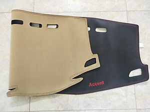 Thảm Taplo Hyundai Accent 2017-2023 loại da dày cao cấp 3 lớp chống trượt Da Carbon đen