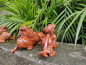 Cặp tượng đôi tỳ hưu bằng gỗ hương đá kt 20×11×8cm