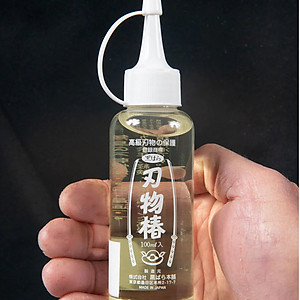 Dầu Chống Gỉ Sét Dao, Kéo Và Dụng Cụ Nhà Bếp Chiết Xuất Hoa Trà Kurobara Hamono (Chai 100 mL)