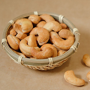 Hạt Điều Rang Mộc Vị Tự Nhiên - Thương Hiệu Holinut/500gr