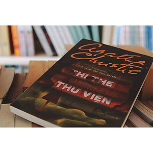 Sách Agatha Christie. Thi thể trong thư viện - Một vụ án của Jane Marple