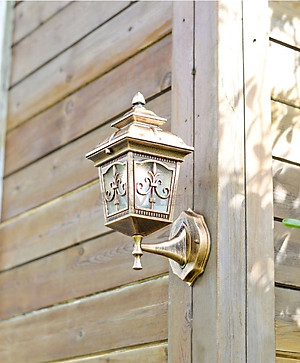 Đèn tường OLAP cổ điển trang trí nội, ngoại thất tăng thêm sự sang trọng cho không gian nhà ở, quán cafe