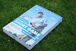H2-Sách dạy golf tiếng việt - "Chinh phục short game cùng James Sieckmann - Giúp bạn làm chủ các cú đánh từ 120 yard trở lại"