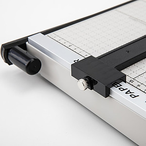 Bàn Cắt A4 (Sắt)  Deli 8014 