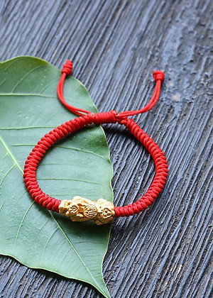 Vòng kết dây đỏ phối tỳ hưu mạ vàng 24k - Ngọc Qúy Gemstones