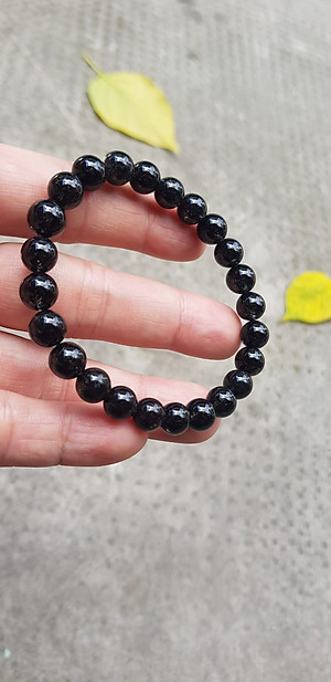 Vòng tay nữ thạch anh tóc đen dầy kín tự nhiên size hạt 8mm màu đen đậm bóng đẹp hợp mệnh thủy mệnh Mộc đeo đẹp may mắn hợp mệnh tuổi tốt sức khỏe công việc ạ