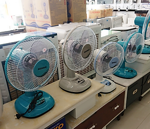 Quạt điện Senko để bàn tiện lợi cao cấp B1216 màu ngẫu nhiên - Hàng Chính Hãng