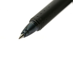 Bút Bi Bấm Xóa Được Pilot Frixion 0.5mm - Màu Đen