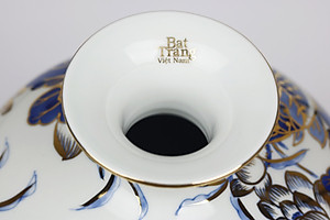 Bình hút tài lộc Bát Tràng men lam vẽ vàng cao 28cm Lý Ngư Vọng Nguyệt