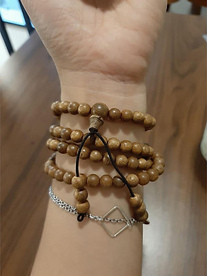 Vòng Tay Trầm Hương tự nhiên 108 hạt Màu gỗ