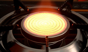 Bếp gas đơn hồng ngoại Rainy mặt kiếng cường lực hoa văn ngẫu nhiên - Hàng chính hãng