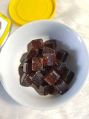 Hỗ trợ giảm đau họng Ricola Shweizer Krauterzucker chứa 13 loại thảo mộc đem đến cảm giác dịu nhẹ cổ họng và thơm mát (dạng kẹo) - OZ Slim Store