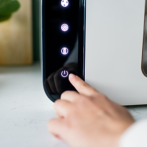 Máy tiệt trùng bằng tia UV và sấy khô Tommee Tippee