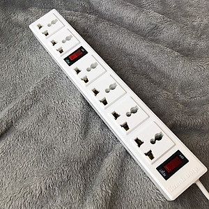 Ổ cắm Điện Quang ĐQ 003A-04-2M (6 lỗ 3 chấu dây 2 mét)