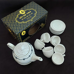 Bộ Ấm Uống trà Bát Tràng mẫu Tròn – Hoa văn nổi sần kiểu đất nẻ cực đẹp – 1 ấm, 6 ly, 7 dĩa - hộp carton - Màu Trắng Ngà Ivory