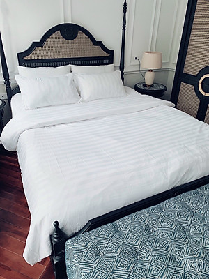 Bộ drap giường cotton trắng sọc 3F cao cấp A (1 ga, 2 vỏ gối nằm, 1 vỏ gối ôm)