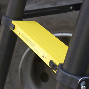 Thang nhôm rút chữ A Sumika SKS500D (2.5M+2.5M) - Sơn tĩnh điện, chống trầy xước, khóa chốt cao cấp, nhiều đế cao su chống trượt, bậc thang diện tích rộng, thanh giằng giữa 2 bên thang