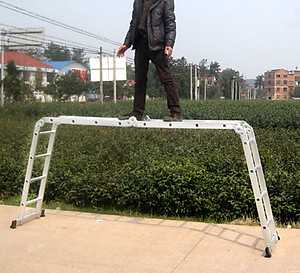 Thang nhôm gấp 4 khúc Nikita Nik44A chân choãi