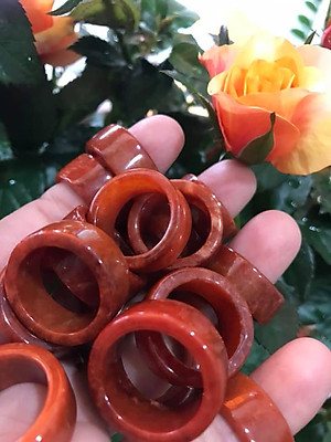 CHIẾC NHẪN VUÔNG ỐNG ĐỎ ĐẬM ĐẸP ĐÁ CẨM THẠCH MAY MẮN SIZE 17MM BẢN CAO 9,5MM  AC  MẠNG HỎA VÀ THỔ 