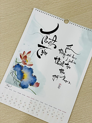Lịch thư pháp 2023 Trong Suốt - Lịch thư pháp hoa sen nghệ thuật truyền cảm hứng 40x63cm kèm hộp đựng và đinh 3 chân