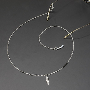 Dây xích đeo kính mắt thời trang lá lông vũ