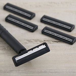 Dao Cạo Râu 2 Lưỡi Kép Thân Nhựa Kai 003309 (Set 1 Thân 5 Lưỡi Dao)