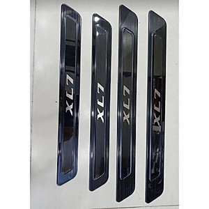 Ốp Bậc Dành Cho Xe Suzuki XL7, XL-7 2020 2021 Mẫu TiTan Tặng Kèm Keo Tăng Dính