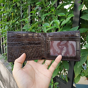 Ví Nam Da Cá Sấu 2 Mặt. Nguyên Bàn Tay Có Móng Đẹp - Phong Cách