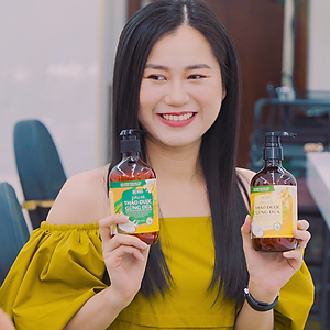 Bộ dầu gội thảo dược gừng dừa Cocayhoala hỗ trợ trị gàu, giảm nấm ngứa, dung tích 440g/chai- 95% thành phần từ gừng tươi hữu cơ còn nguyên xơ gừng, hỗ trợ trị rụng tóc, kích thích mọc tóc vượt trội