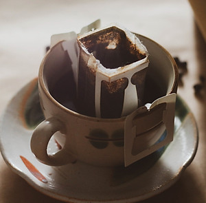 CÀ PHÊ PHIN GIẤY - HƯƠNG VỊ TỪ THIÊN NHIÊN ĐẬM CHẤT RANG MỘC MANG THƯƠNG HIỆU M&T FINE COFFEE