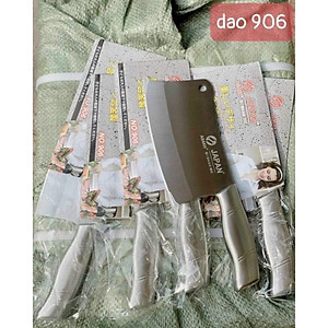Dao chặt xương Nhật  lưỡi dao bén , chống trơn trượt ,  không rỉ , cán inox  dễ cầm ,  thiết kế lượn sóng giúp giảm tiếng ồn  , đầu dao có lỗ treo gọn gàng  , sạch sẽ 