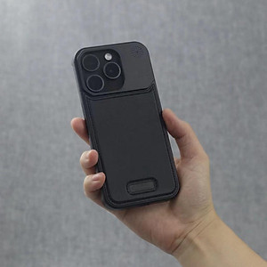 Ốp Lưng da đẳng cấp cho IPhone 15 / 14 Pro Max hiệu NJOYNY Phone, ngăn đựng nước hoa , sạc không dây - Hàng chính hãng