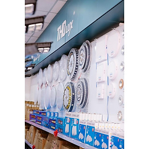 Máy cưa xích chạy xăng 2 thì Tholux M-9201