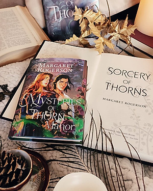 Sách Mysteries of Thorn Manor